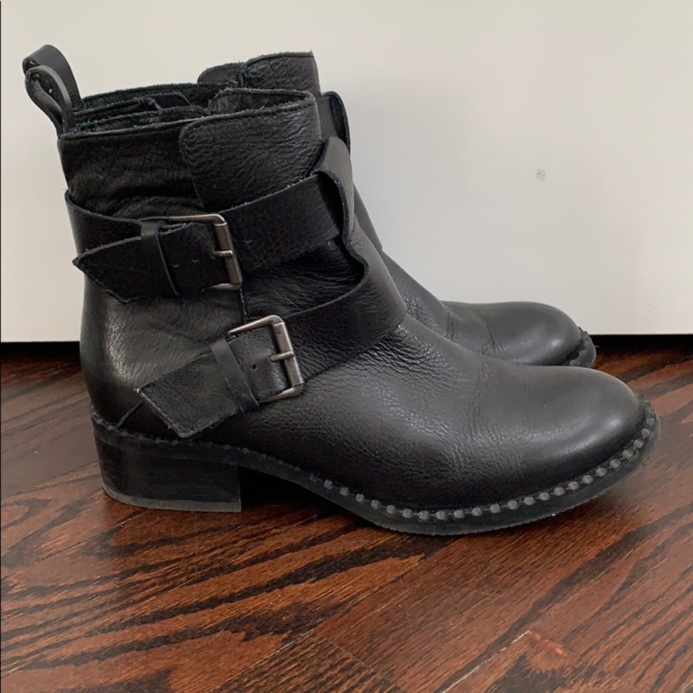 Gentle souls flat boot